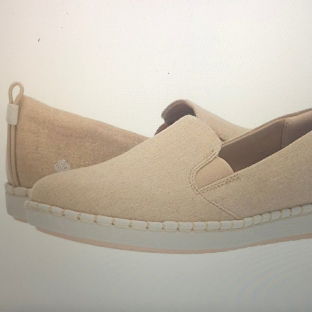 NWT Clark’s Gold Cloudsteppers
